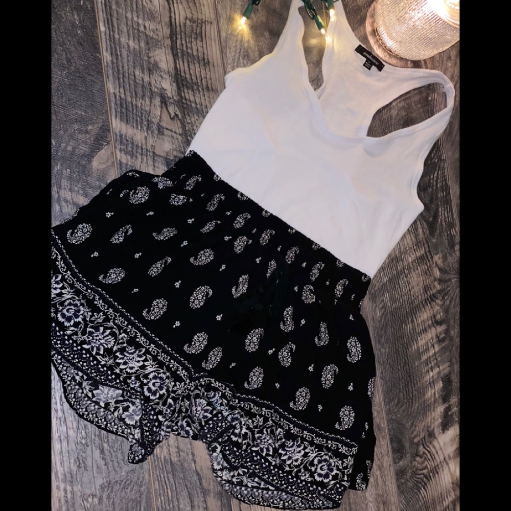 2PIECE SET🖤body suit and cute throw on shorts !
